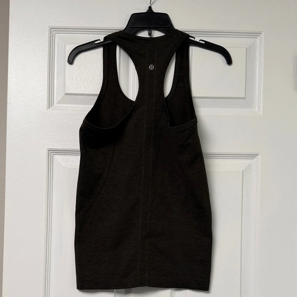 Women’s Lululemon Forrest Green Racerback Tank Top size 6